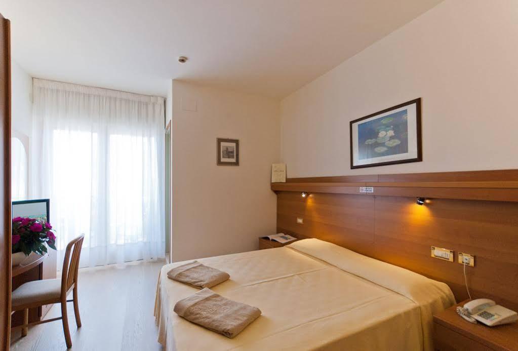 Hotel Italy Bibione Luaran gambar